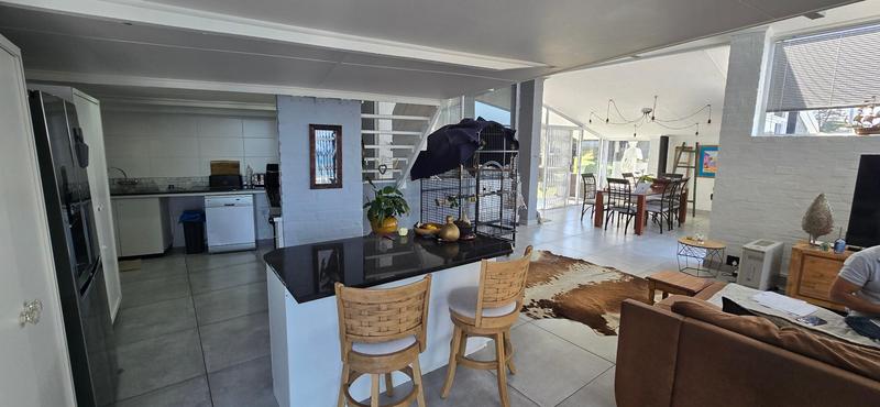 4 Bedroom Property for Sale in Santos Bay Western Cape